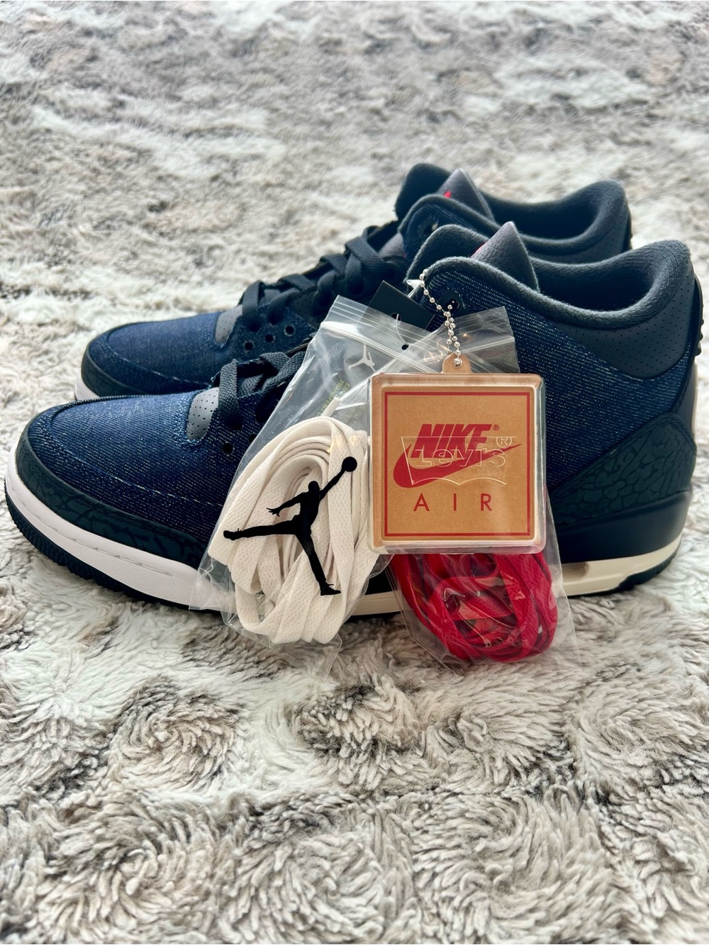 Air Jordan 3 x Levi’s Indigo Denim and Gym Red (IH7959-400) M11.5